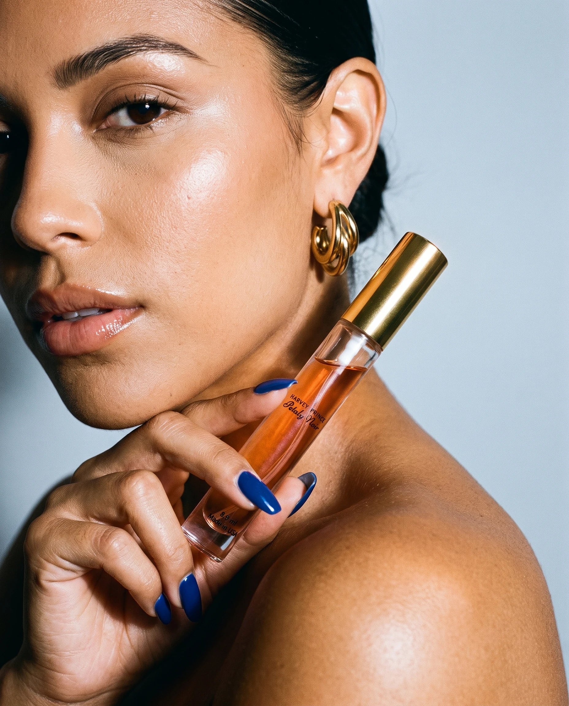 Petaly Noir fragrance portrait